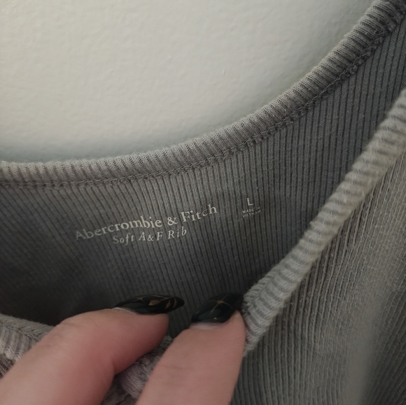 A&F Soft Ribbed Cropped Tank - Picture 3 of 3